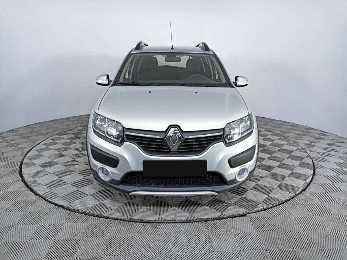 Б/У Рено Сандеро 2017 года. Фото: #1