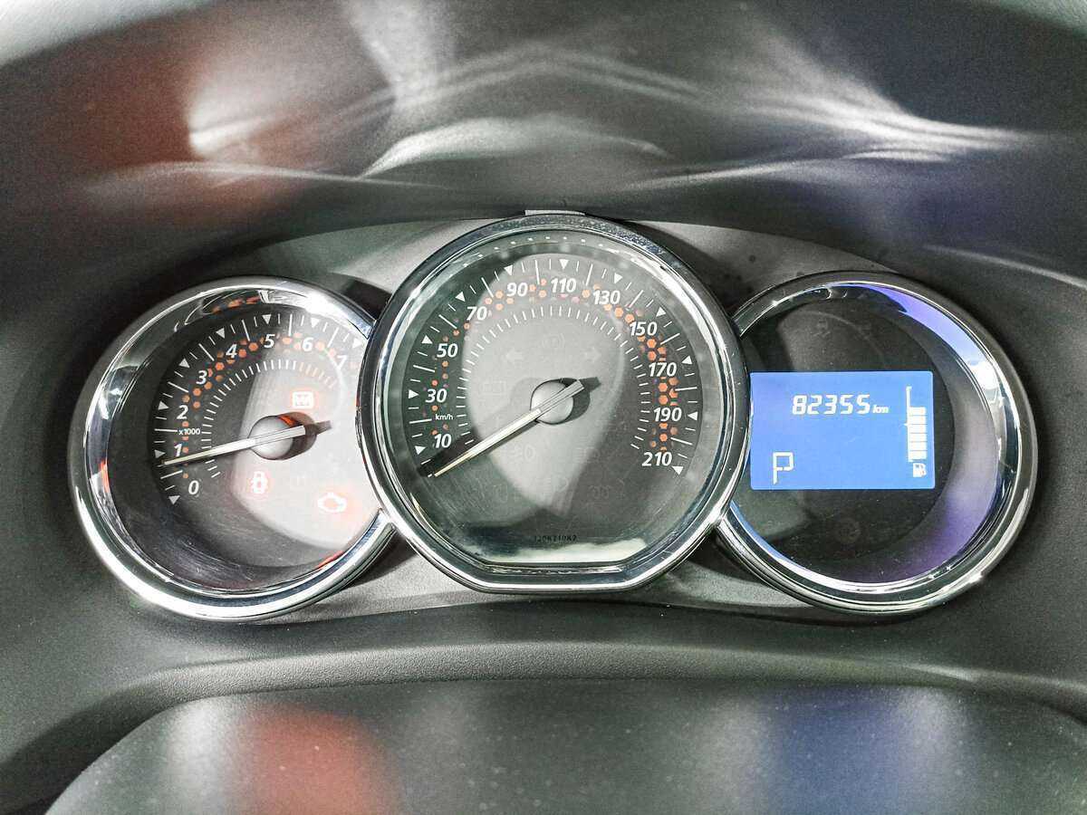 Б/У Рено Сандеро 2017 года. Фото: #10