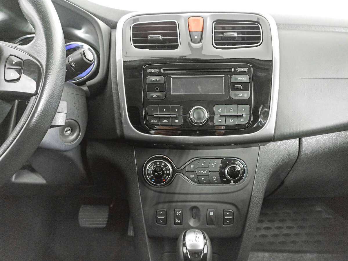 Б/У Рено Сандеро 2017 года. Фото: #11