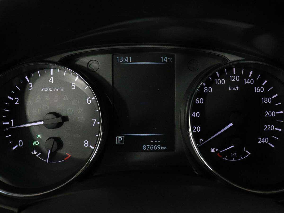 Б/У Ниссан Икс-Трейл 2017 года. Фото: #9