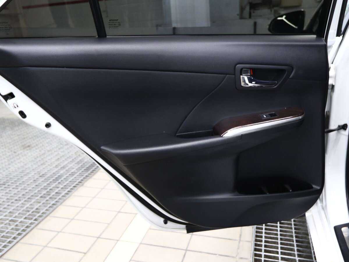 Б/У Тойота Камри 2016 года. Фото: #9