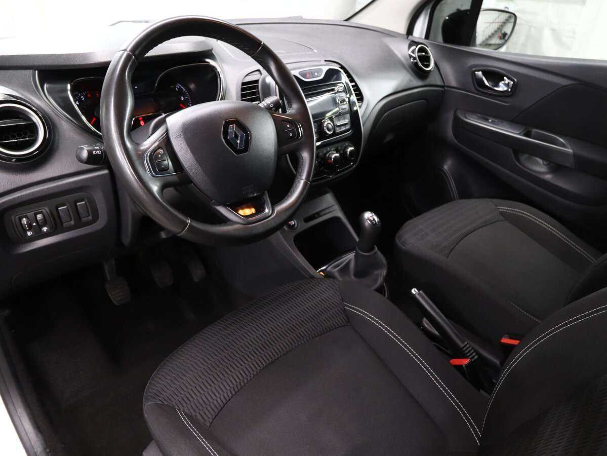 Б/У Рено Каптюр 2017 года. Фото: #4