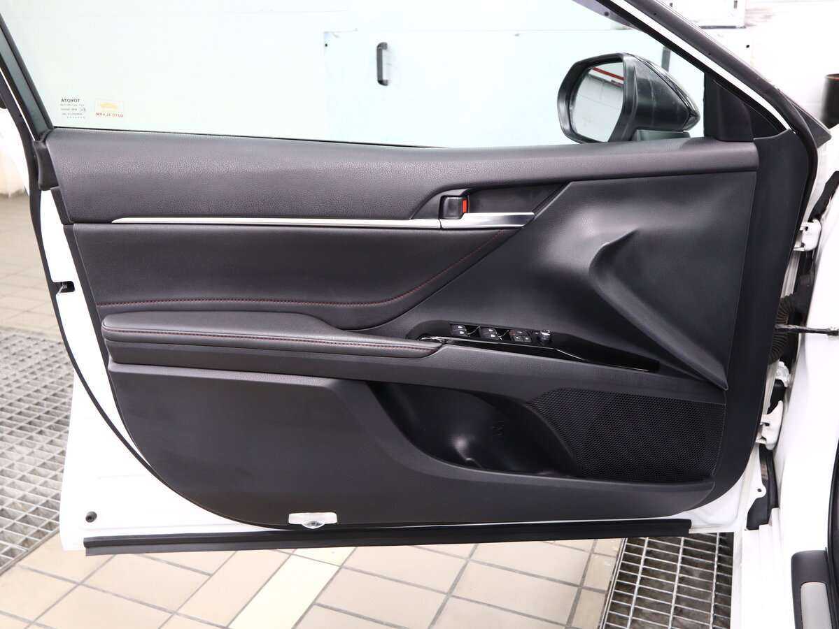 Toyota Camry 2020 года с пробегом. Фото: #4