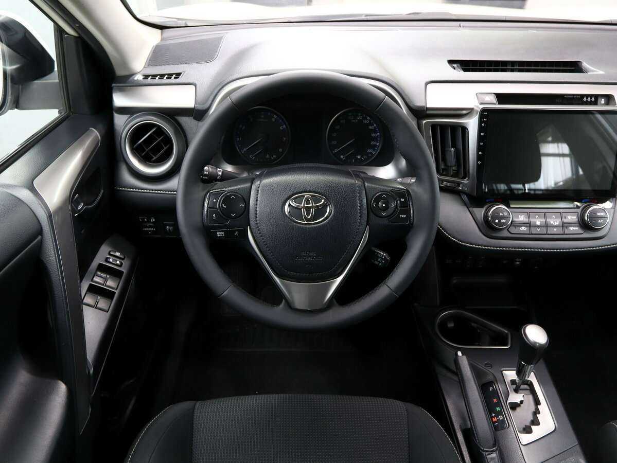 Toyota RAV4 2017 года с пробегом. Фото: #11