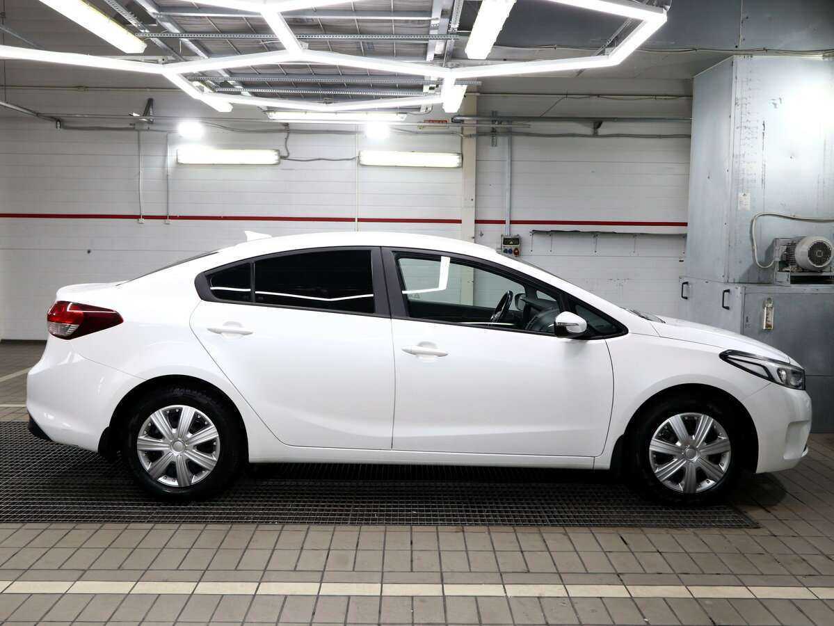 Б/У Киа Церато 2018 года. Фото: #2