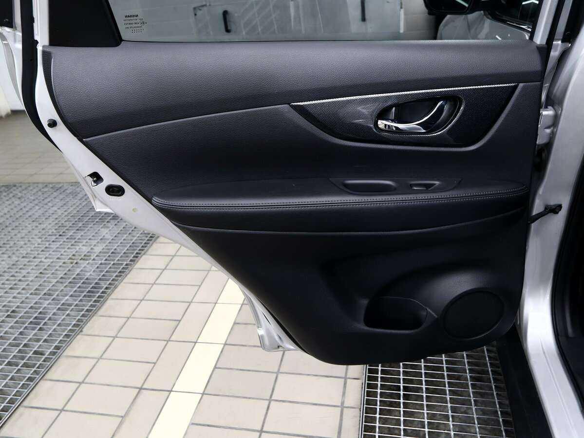 Б/У Ниссан Икс-Трейл 2017 года. Фото: #10