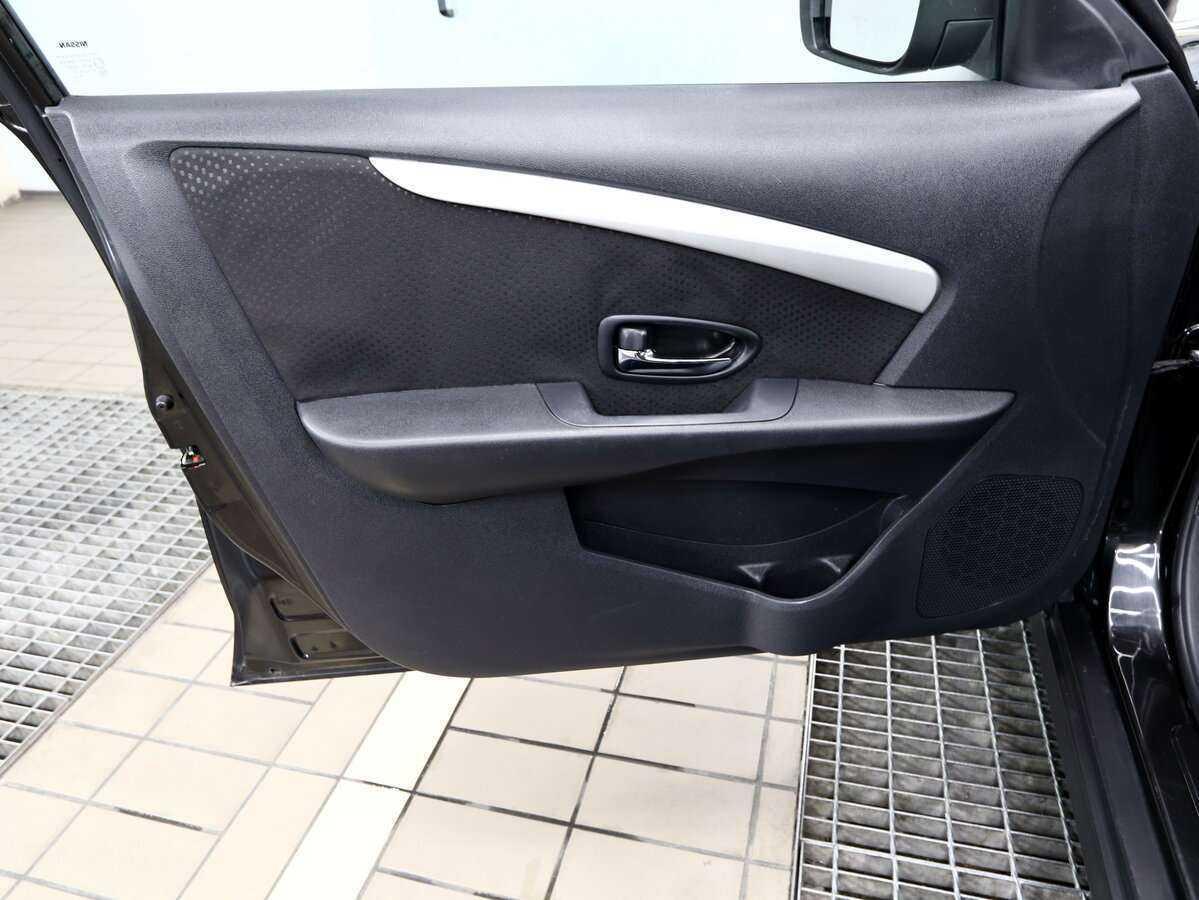 Б/У Ниссан Альмера 2014 года. Фото: #7