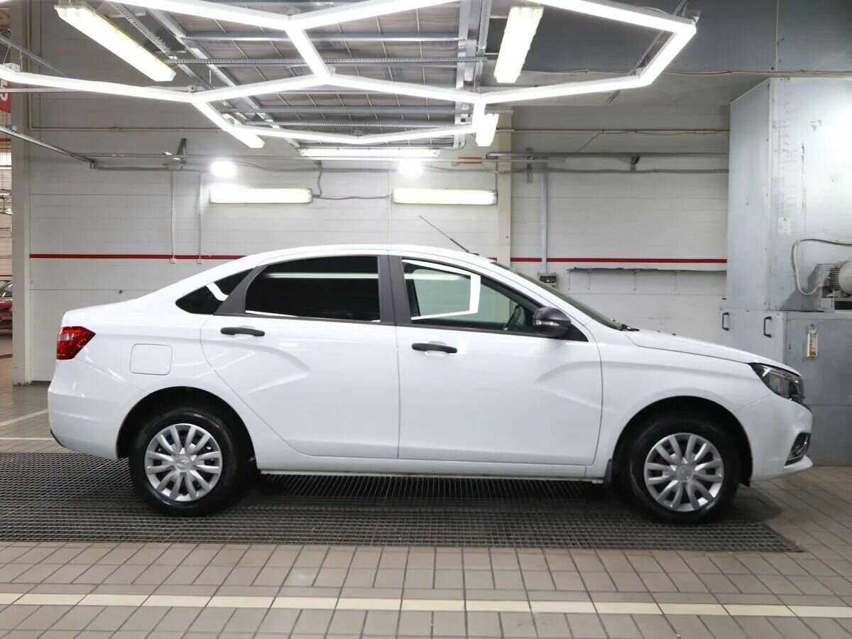 Б/У Лада (ВАЗ) Веста 2021 года. Фото: #3