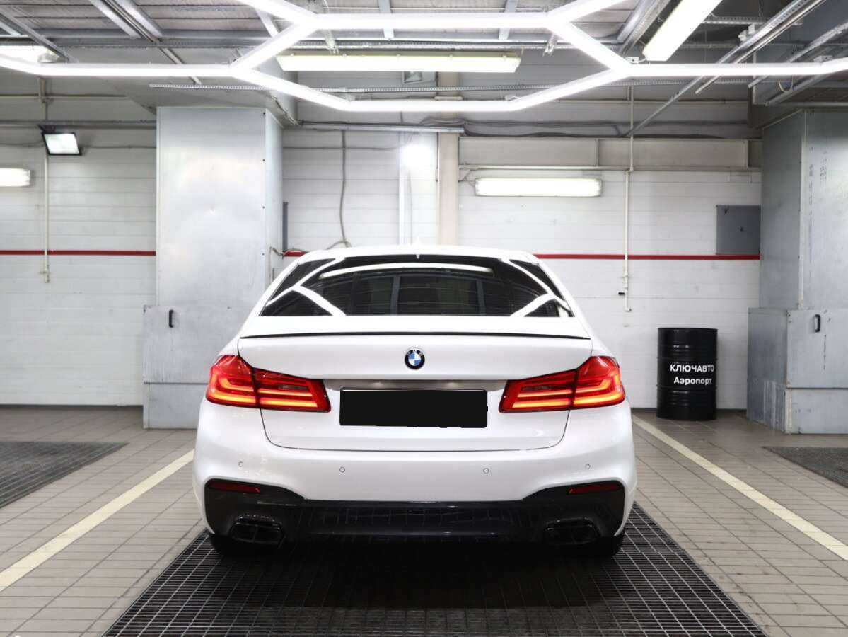 BMW 5 серии 2017 года с пробегом. Фото: #4