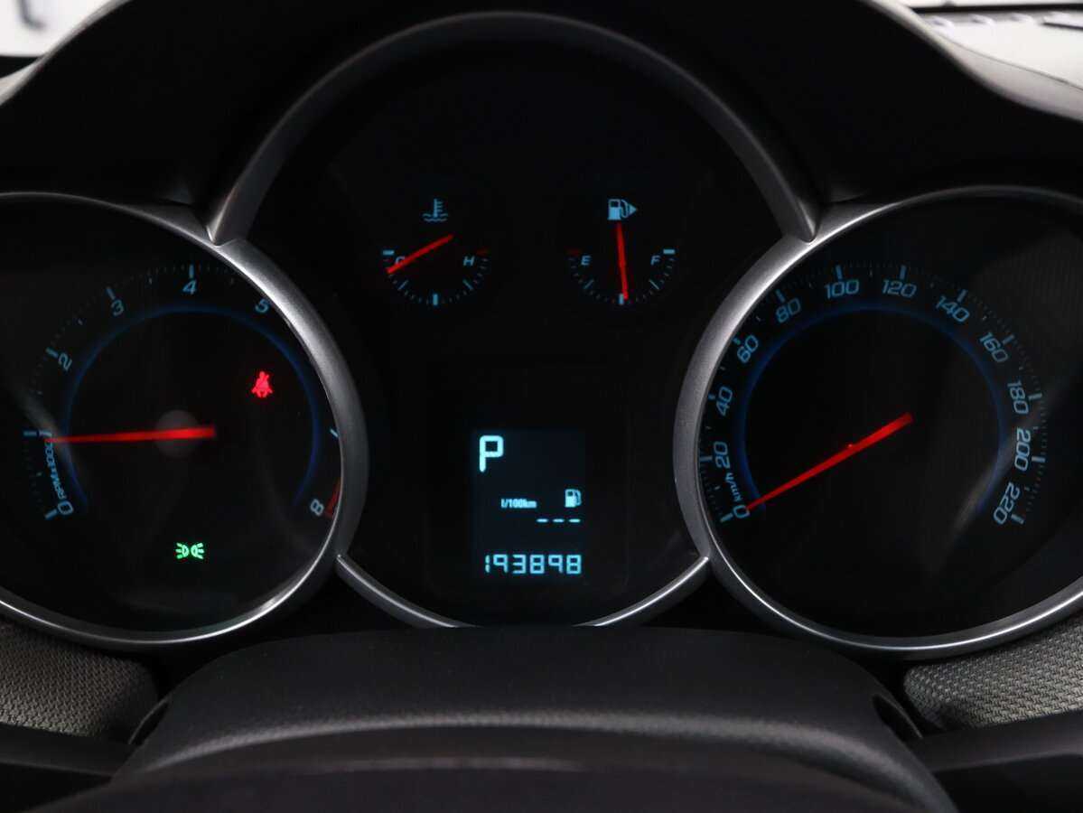 Б/У Шевроле Круз 2012 года. Фото: #16