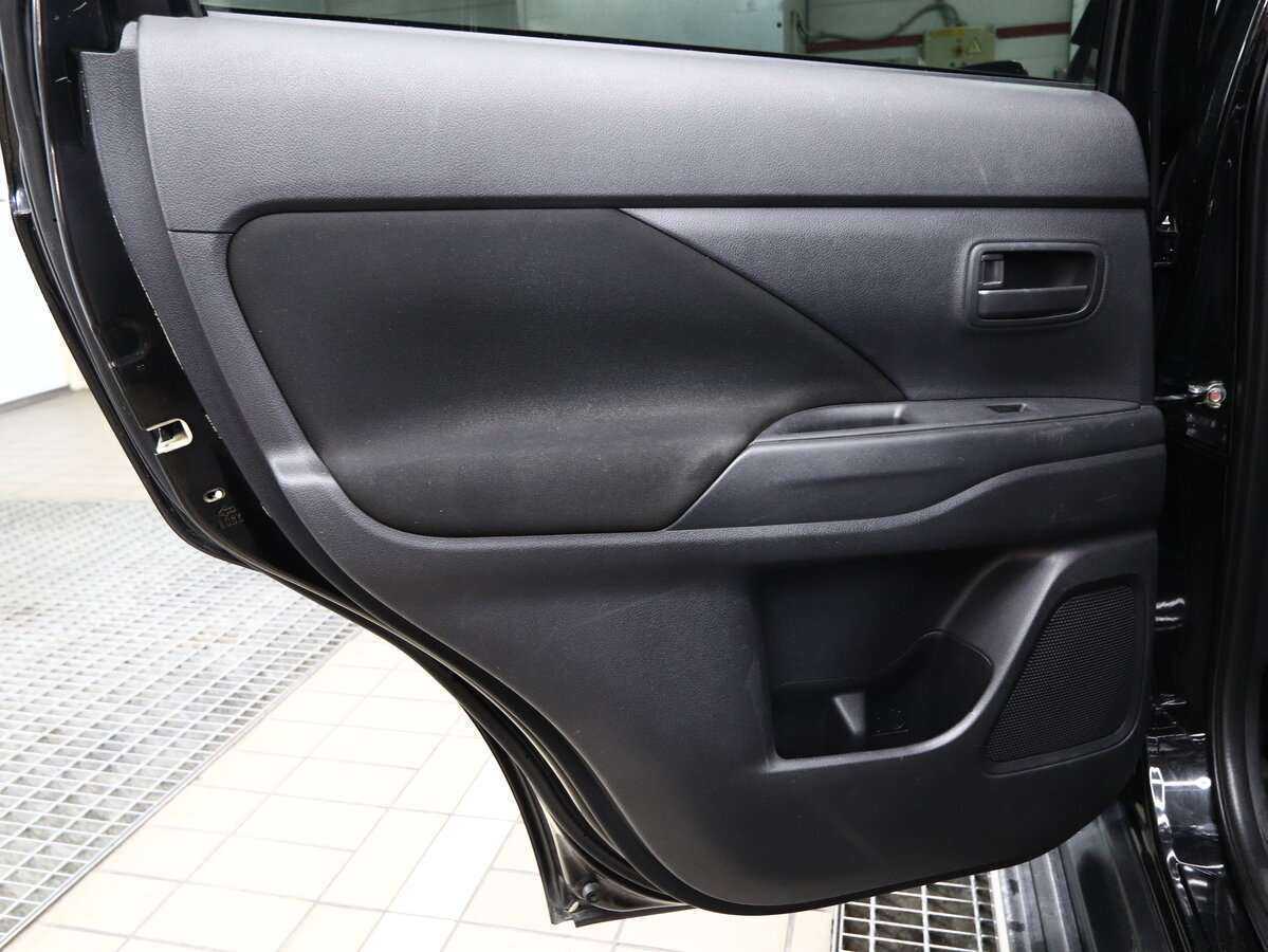 Б/У Митсубиши Оутлэндер 2013 года. Фото: #8