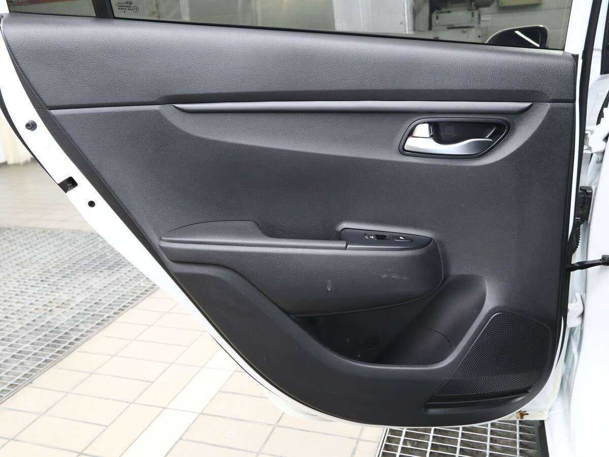 Б/У Киа Рио 2018 года. Фото: #7