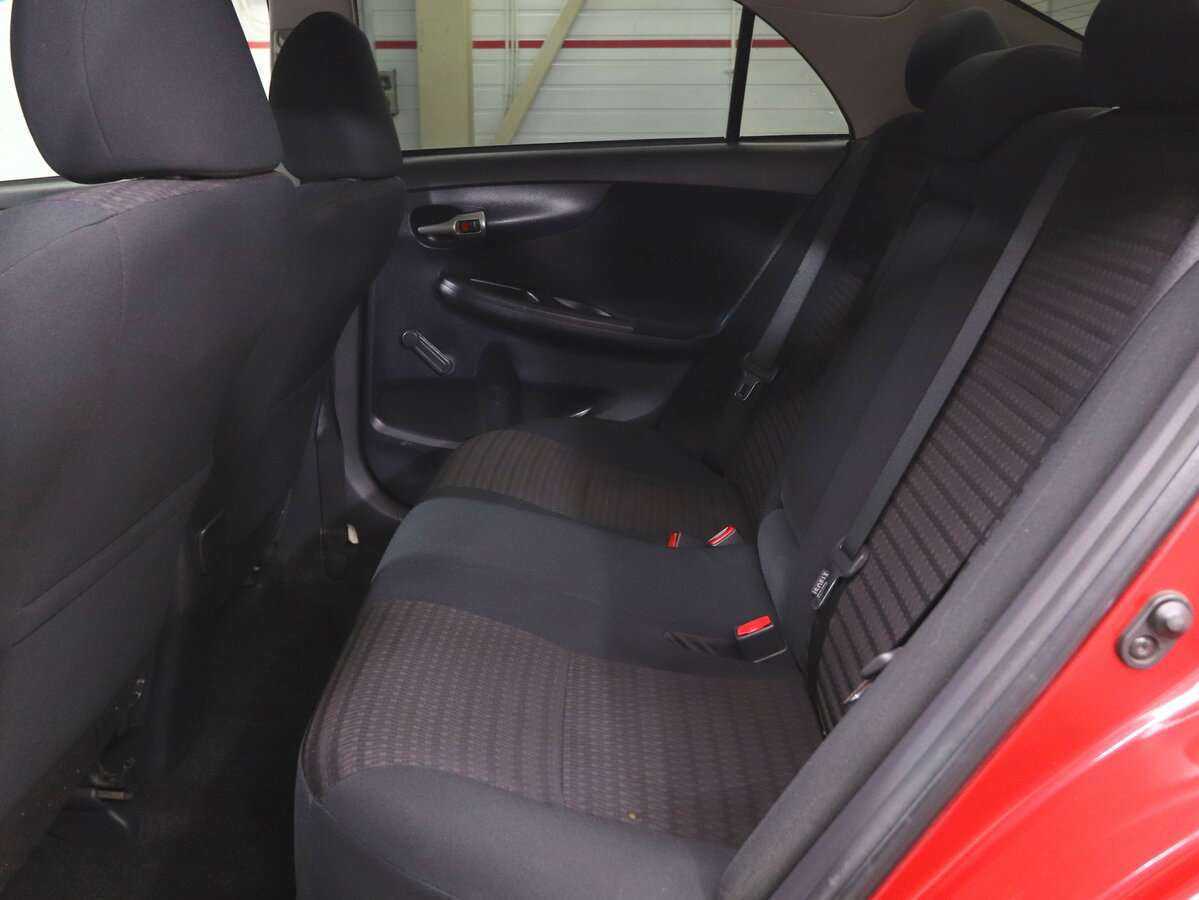 Б/У Тойота Королла 2012 года. Фото: #9