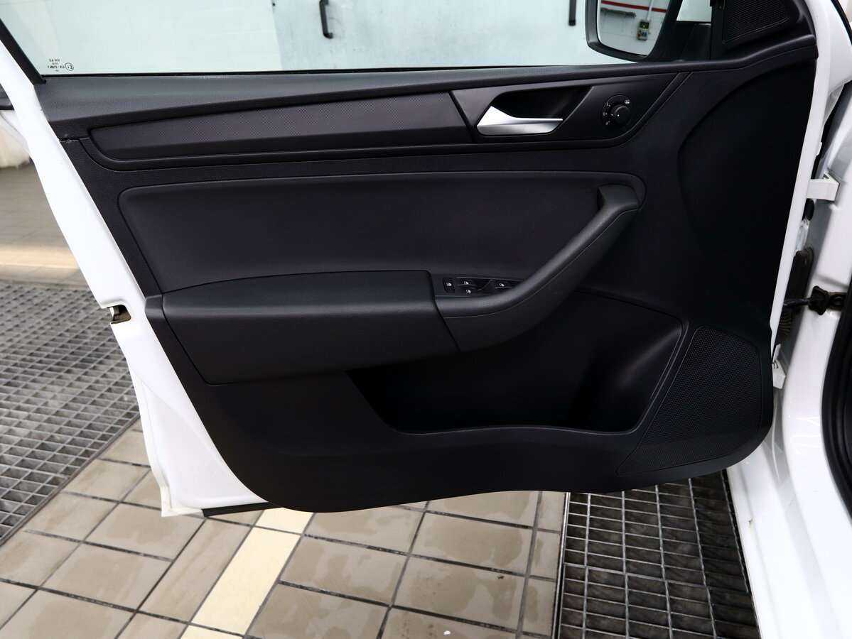 Б/У Фольксваген Поло 2020 года. Фото: #7