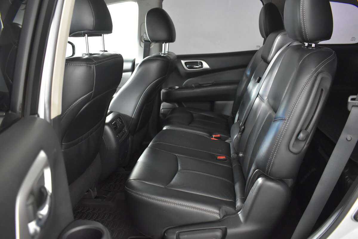 Б/У Ниссан Патфайндер 2015 года. Фото: #9