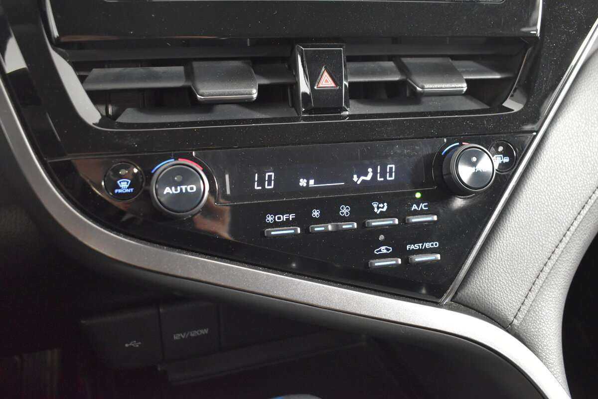 Toyota Camry 2021 года с пробегом. Фото: #16