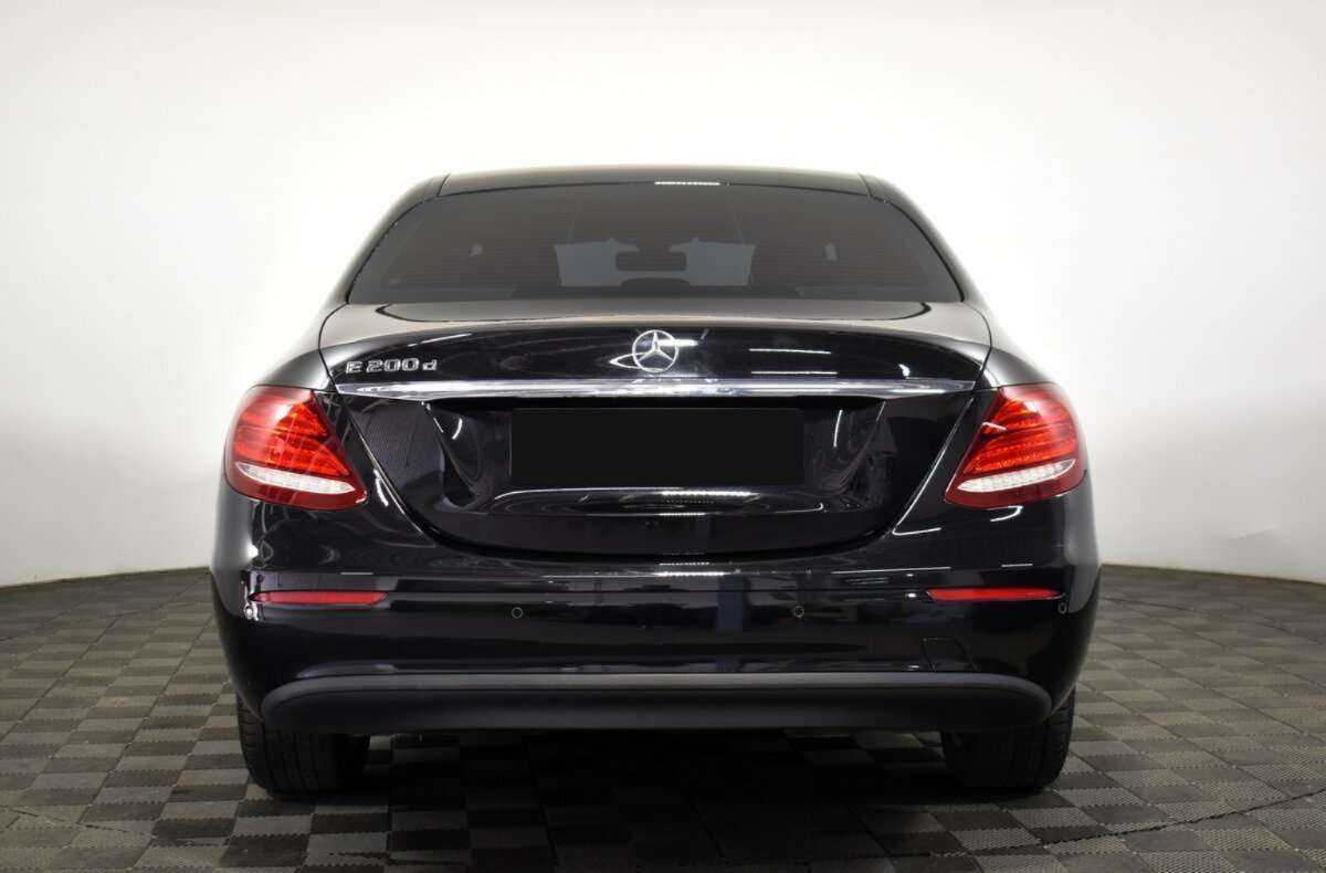 Mercedes-Benz E-Класс 2018 года с пробегом. Фото: #4