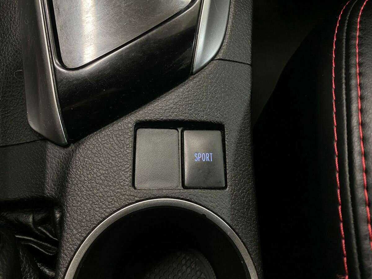 Б/У Тойота Королла 2014 года. Фото: #14