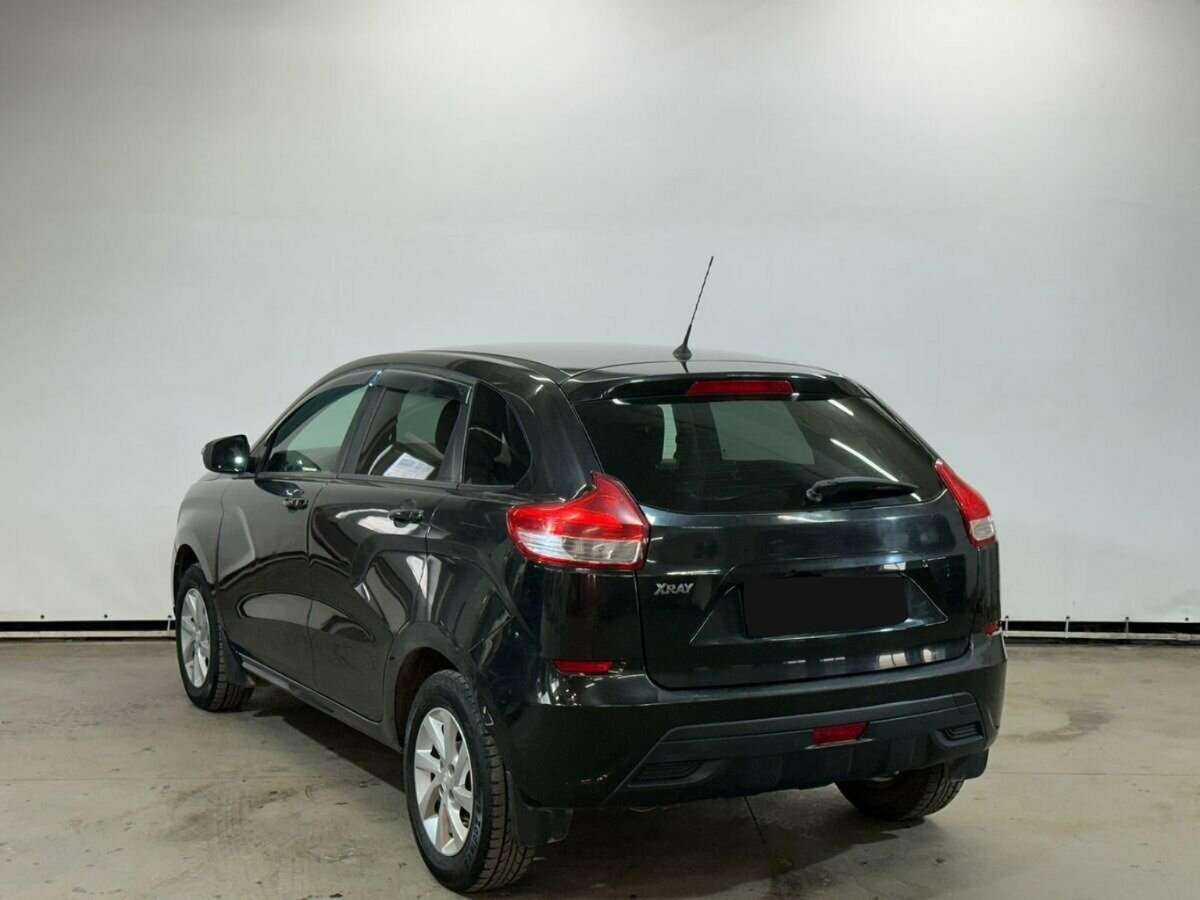 Б/У Лада (ВАЗ) ИКСРЭЙ 2017 года. Фото: #6