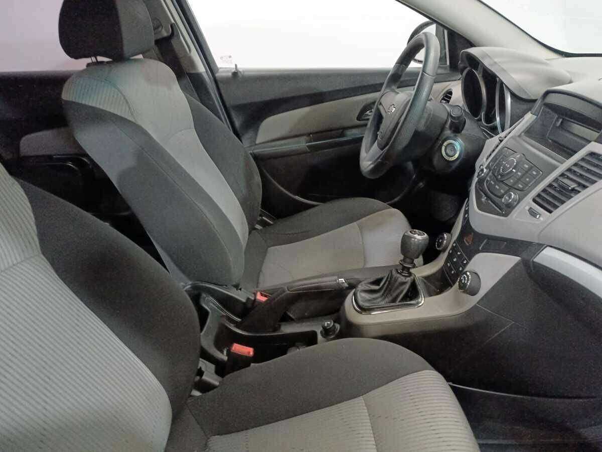 Б/У Шевроле Круз 2012 года. Фото: #9