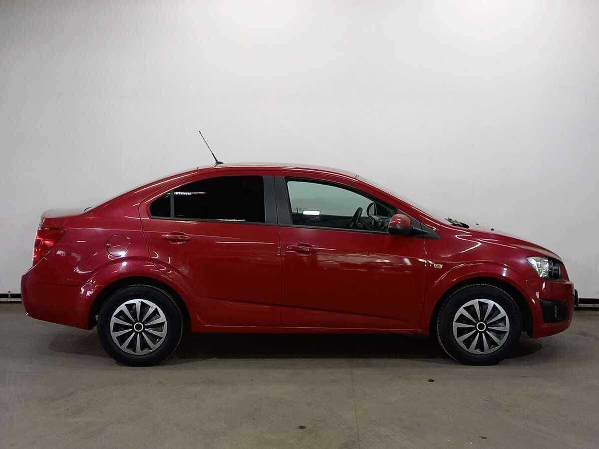 Б/У Шевроле Авео 2013 года. Фото: #3