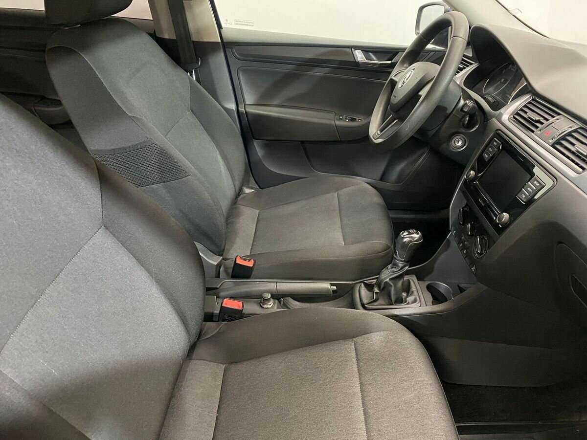 Б/У Шкода Рапид 2018 года. Фото: #9