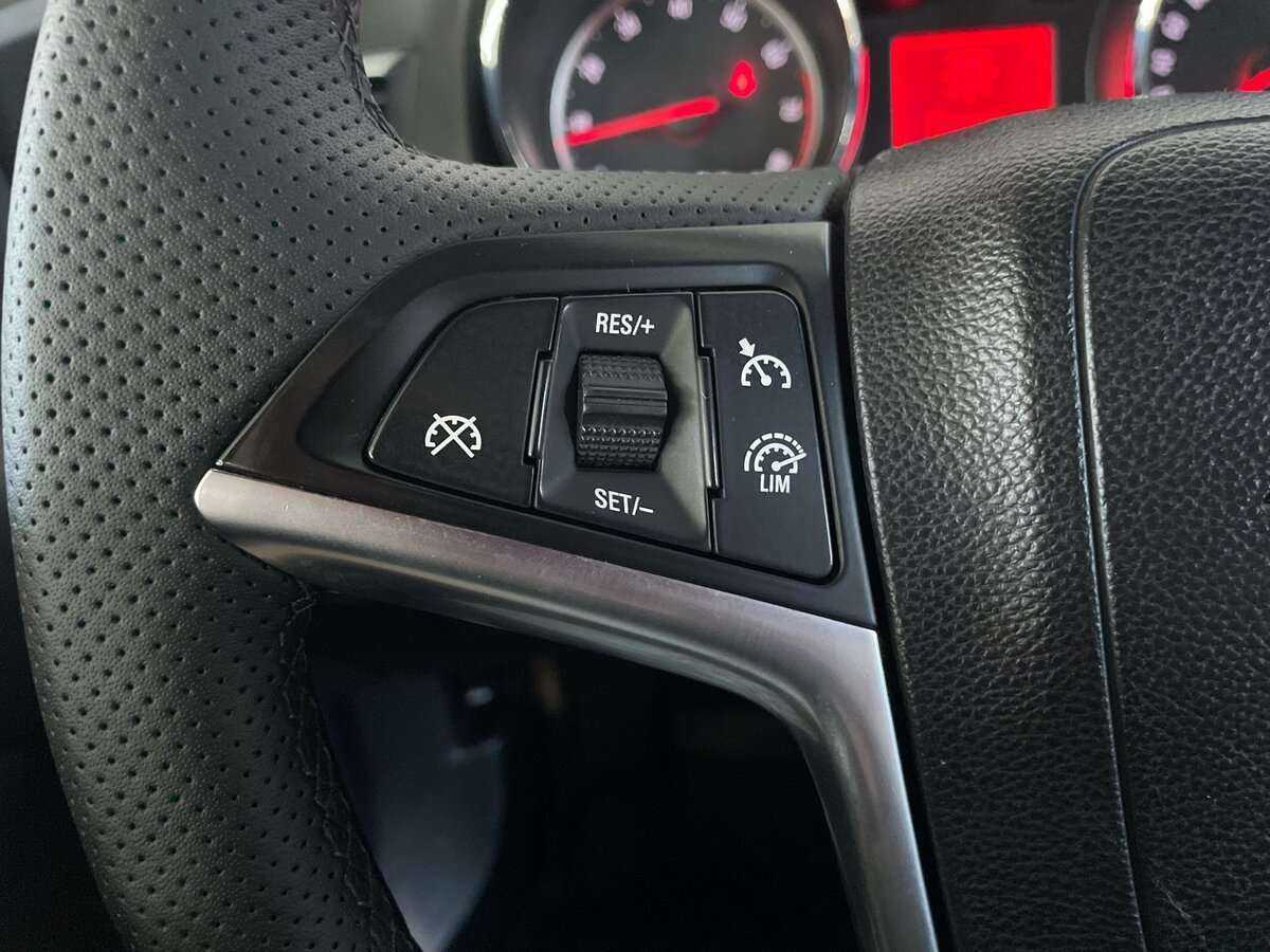 Б/У Опель Астра 2012 года. Фото: #10