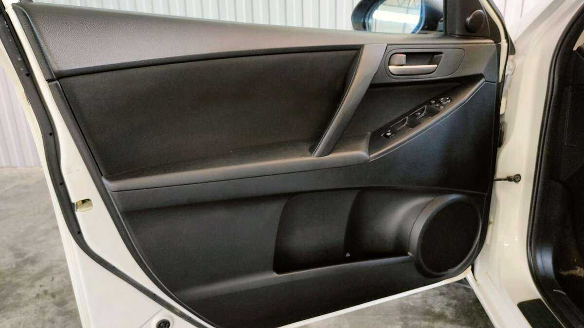 Б/У Мазда 3 2012 года. Фото: #10