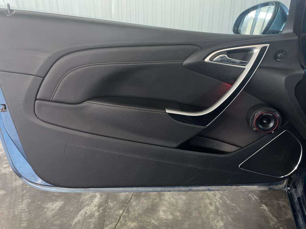 Б/У Опель Астра 2014 года. Фото: #14