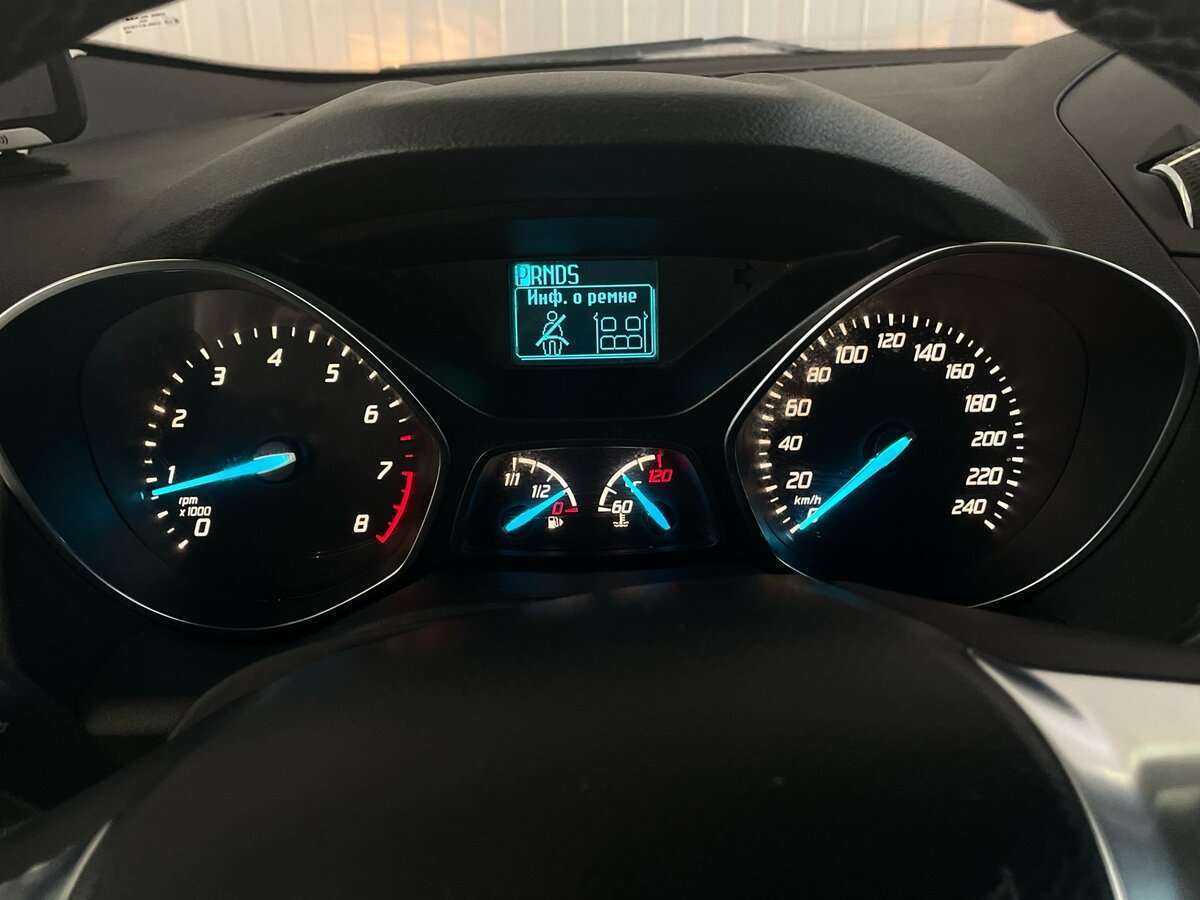 Б/У Форд Куга 2015 года. Фото: #12