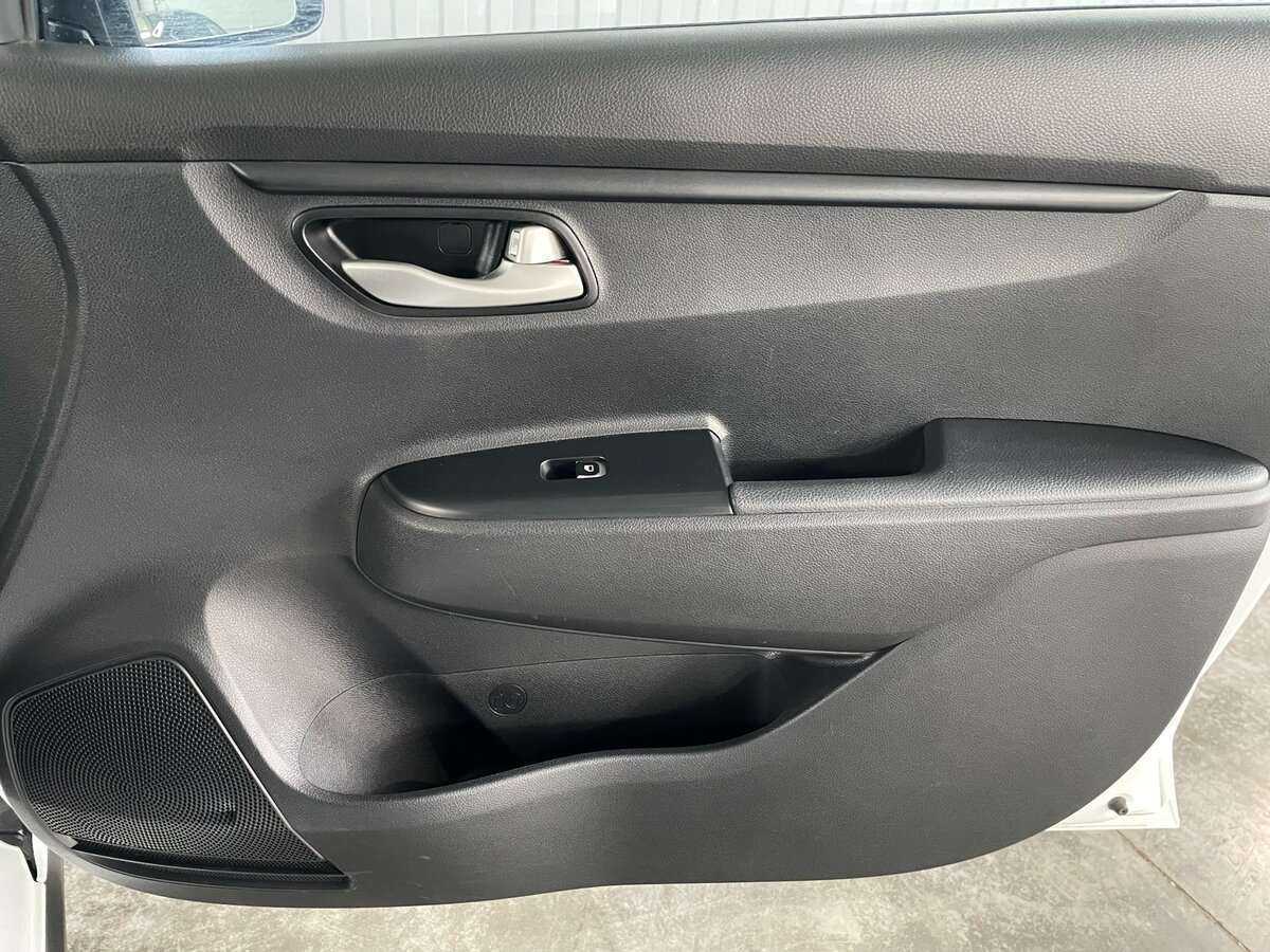 Kia Rio 2018 года с пробегом. Фото: #21