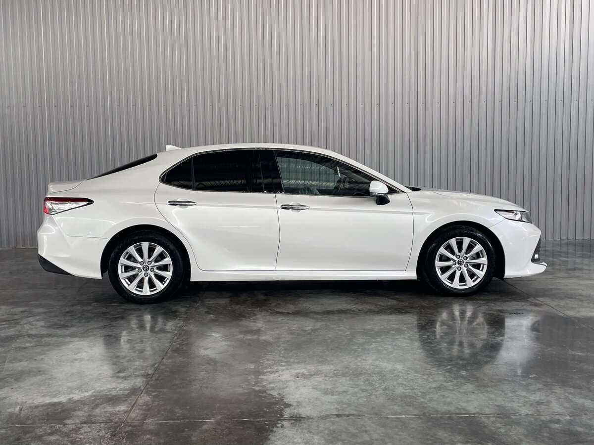 Toyota Camry 2018 года с пробегом. Фото: #3