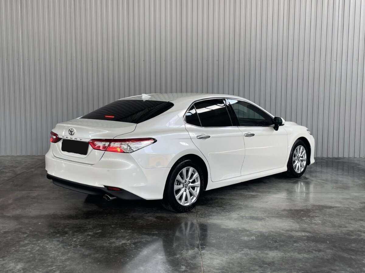 Toyota Camry 2018 года с пробегом. Фото: #4