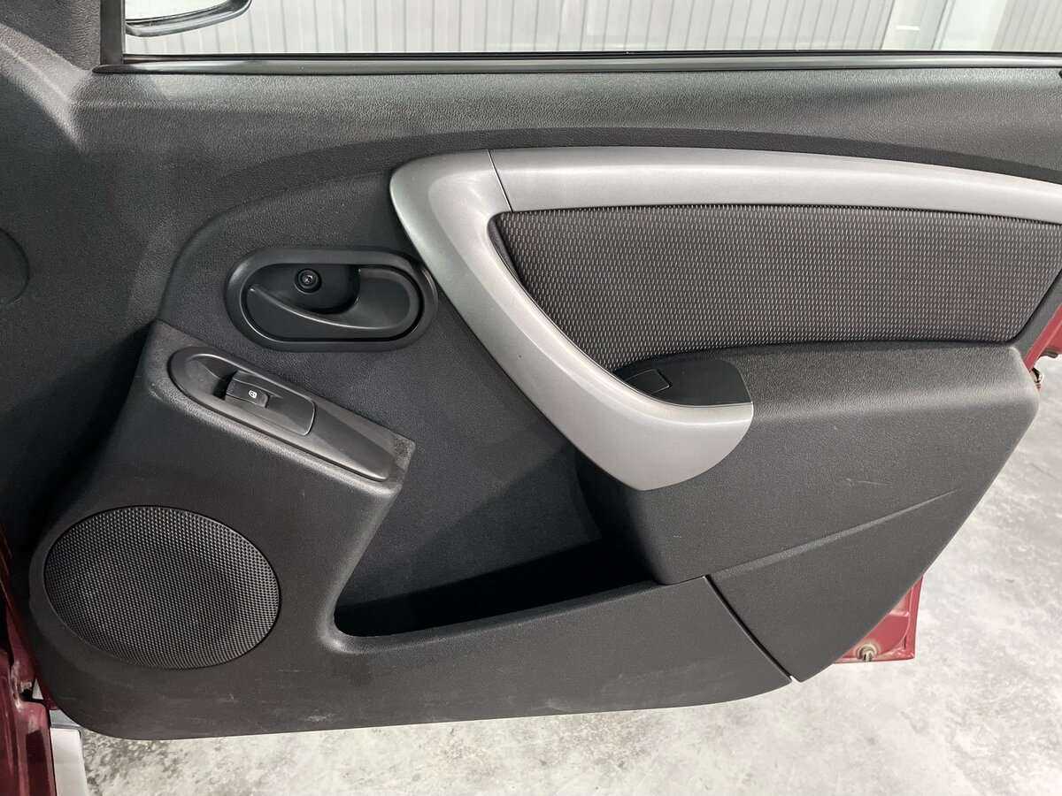 Б/У Рено Дастер 2012 года. Фото: #18