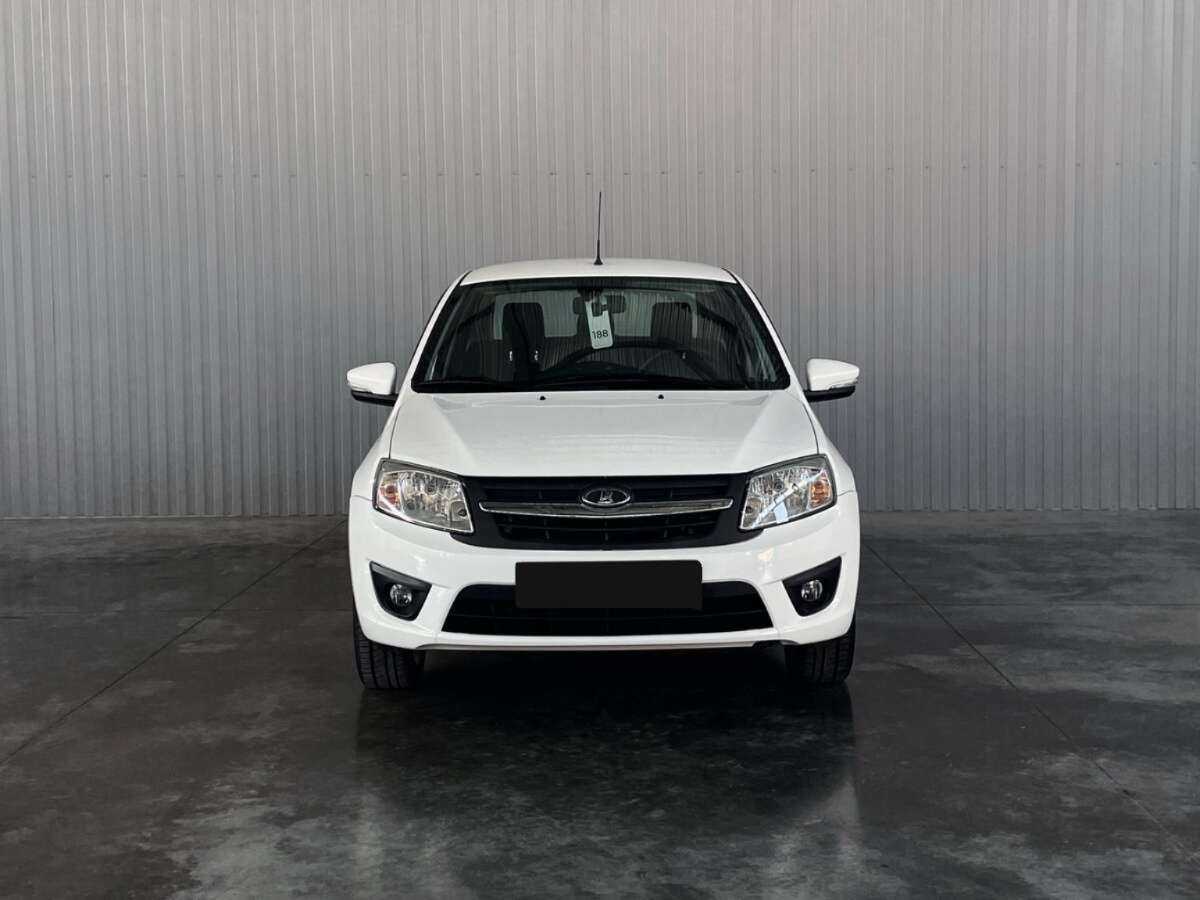 Б/У Лада (ВАЗ) Гранта 2016 года. Фото: #1