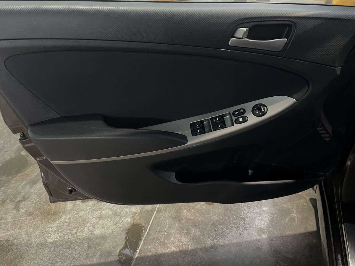 Б/У Хендай Солярис 2015 года. Фото: #8