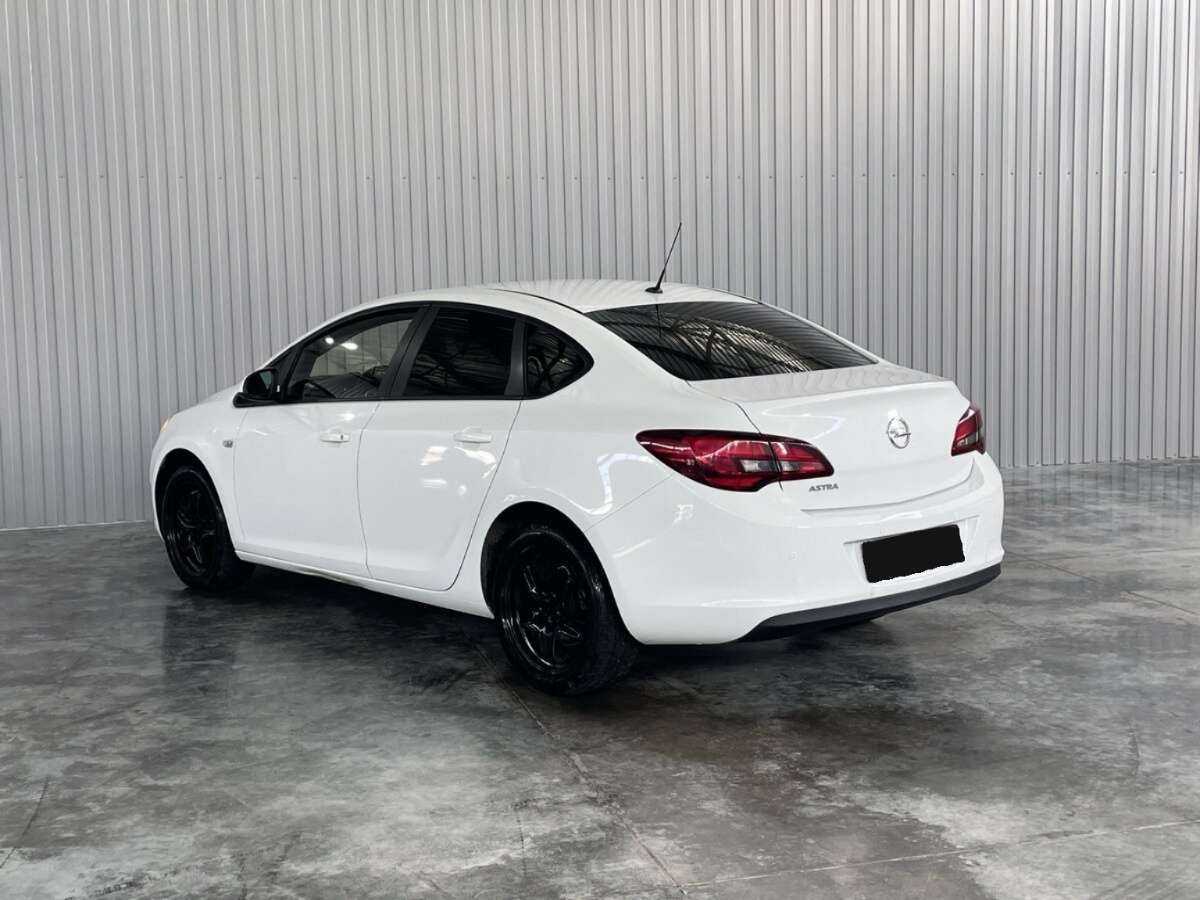 Б/У Опель Астра 2013 года. Фото: #6