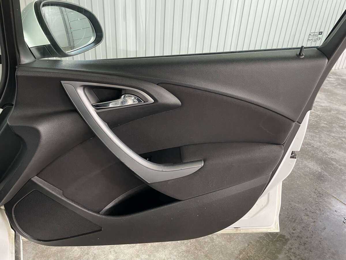 Б/У Опель Астра 2013 года. Фото: #18