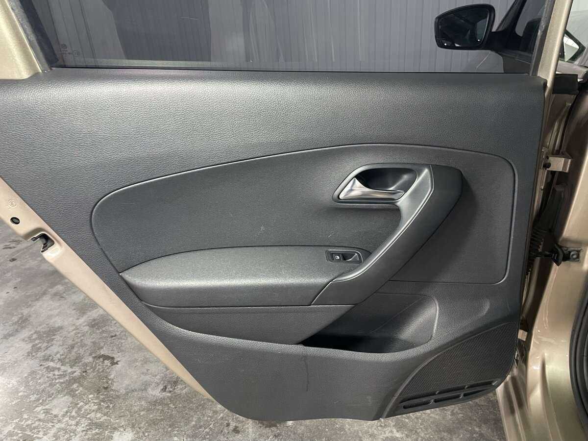 Б/У Фольксваген Поло 2016 года. Фото: #17