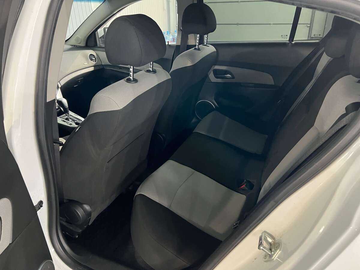 Б/У Шевроле Круз 2013 года. Фото: #16