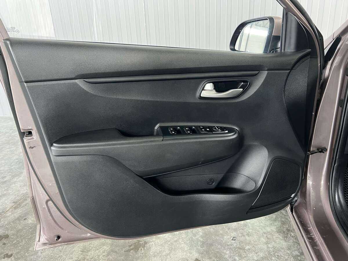 Б/У Киа Рио 2018 года. Фото: #8