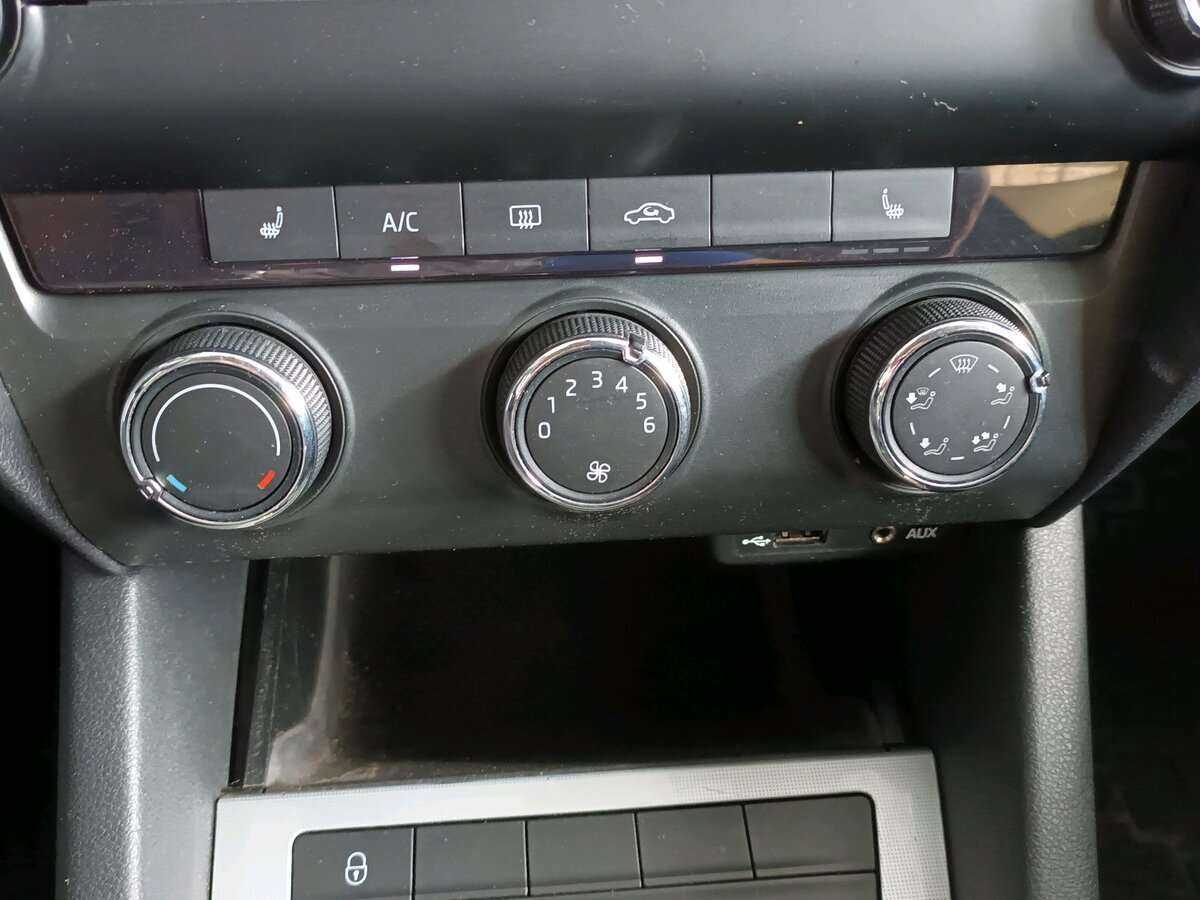 Б/У Шкода Октавия 2014 года. Фото: #10