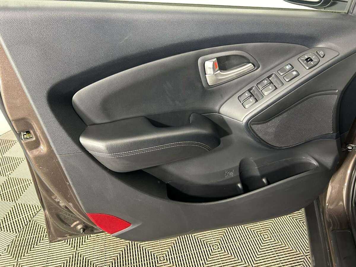 Б/У Хендай ай-икс35 2013 года. Фото: #7