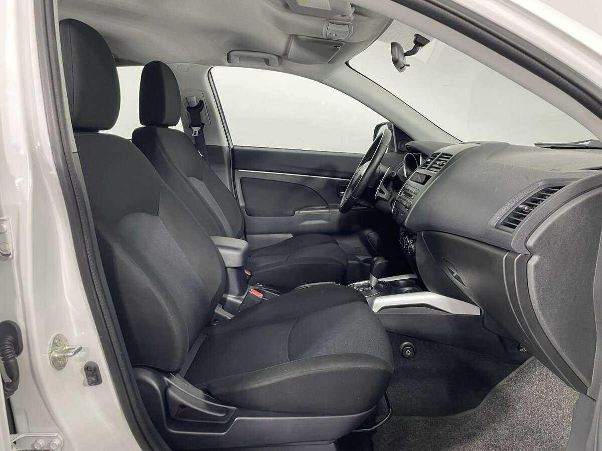 Б/У Митсубиши АС-Икс 2012 года. Фото: #13