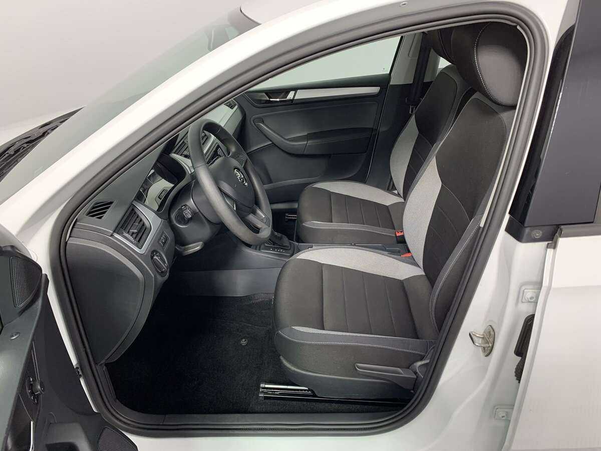 Б/У Шкода Рапид 2019 года. Фото: #13