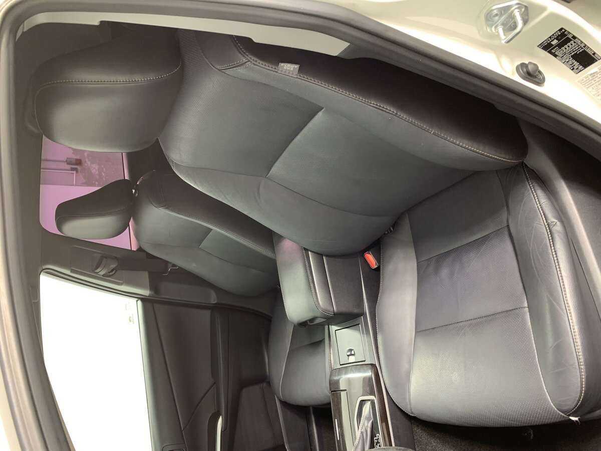 Б/У Тойота Камри 2016 года. Фото: #10