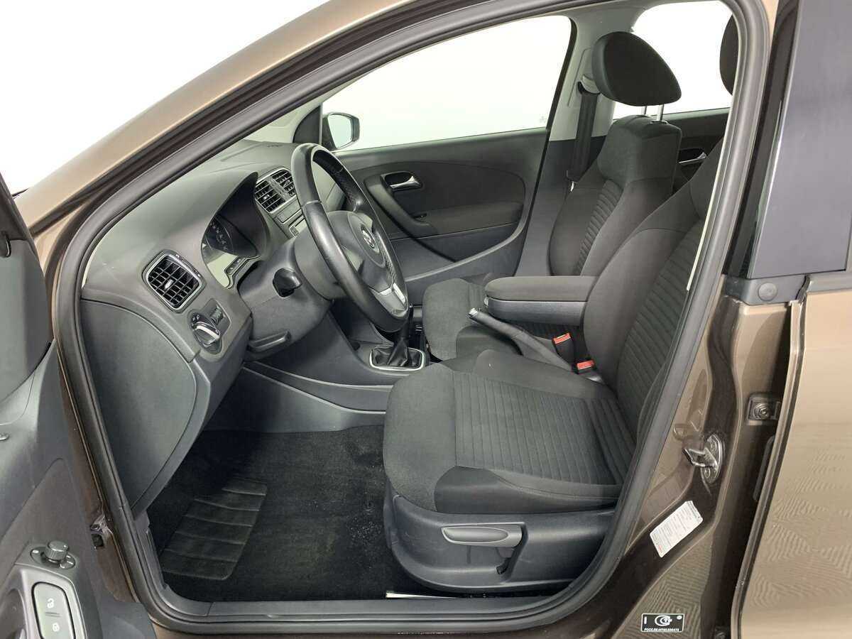 Б/У Фольксваген Поло 2012 года. Фото: #13