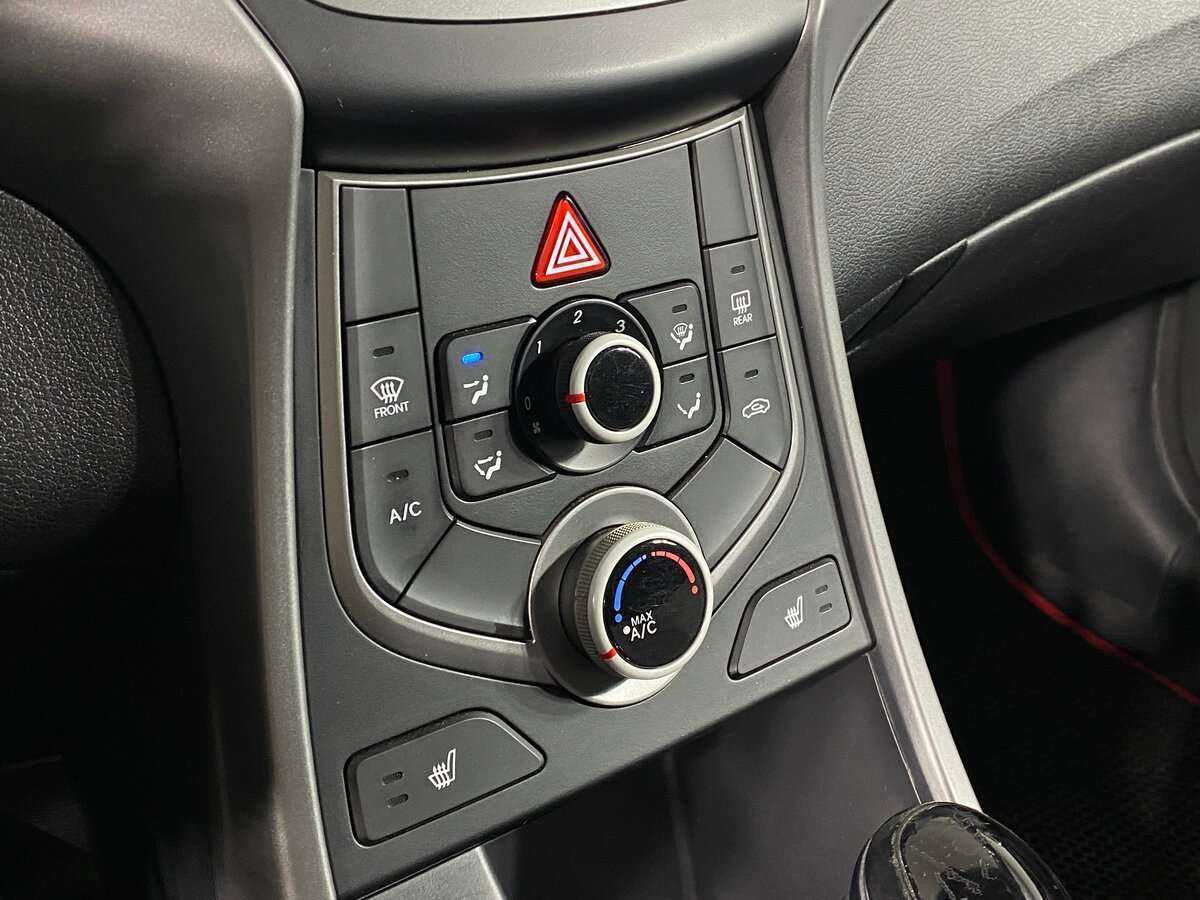 Б/У Хендай Елантра 2015 года. Фото: #11