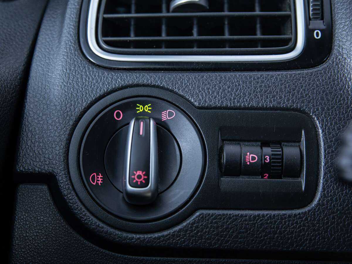 Б/У Фольксваген Поло 2019 года. Фото: #13