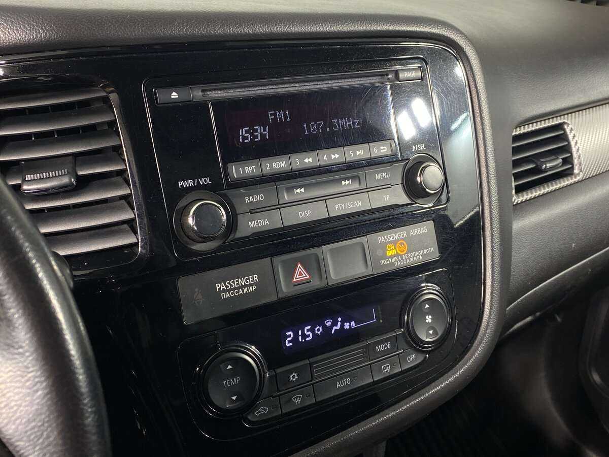 Б/У Митсубиши Оутлэндер 2017 года. Фото: #11